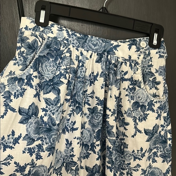 Vintage Lucia Blue and White Pleated Midi Skirt for Casual Wear - Picture 4 of 5